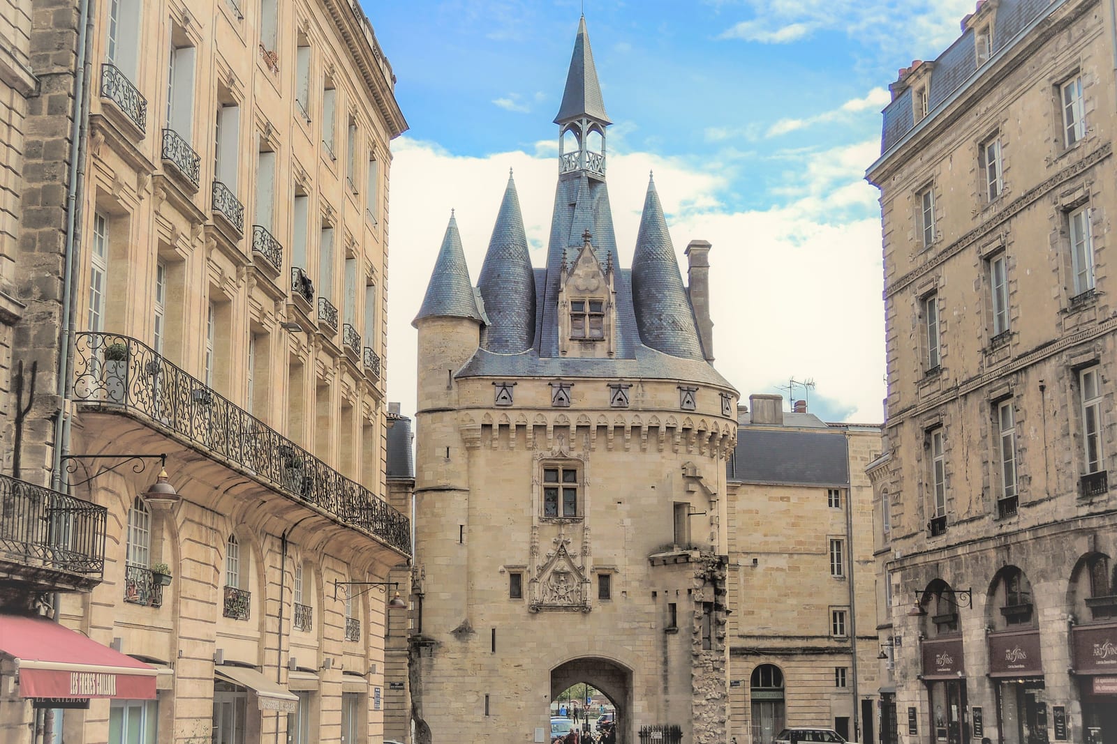 Porte Cailhau à Bordeaux
